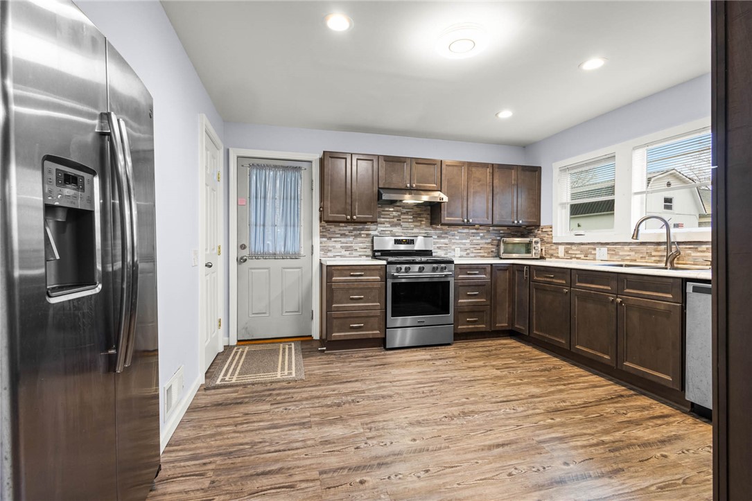 9 Hope Street Perry, NY 14530 - Photo 5 of 37