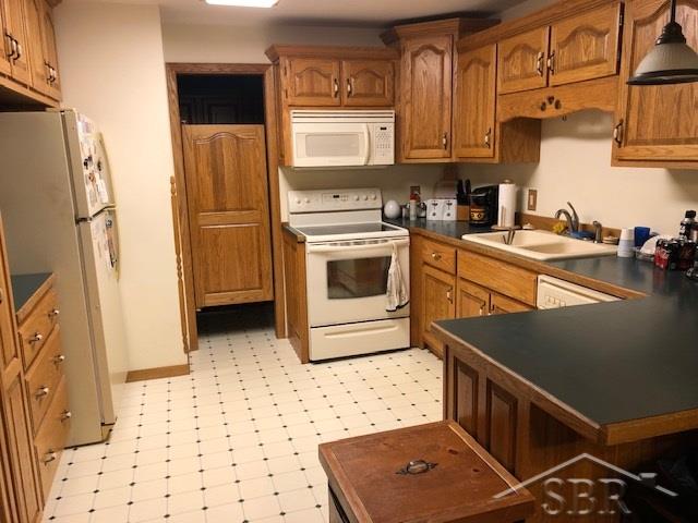 3742 Williamson Road Saginaw, MI 48601 - Photo 3 of 10 31366334-2.JPG