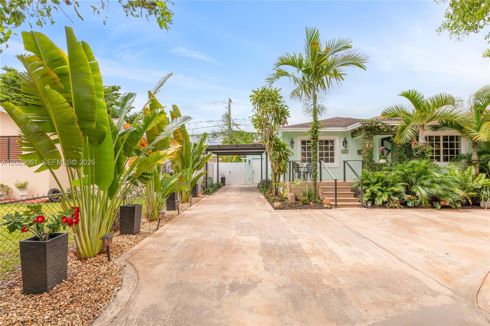 6520 Southwest 16th Terrace Miami, FL 33155 - Photo 3 of 27 Photo 3