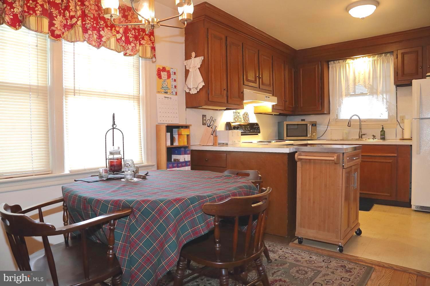 360 Edgewood Road York, PA 17402 - Photo 7 of 11 Gallery Image 7