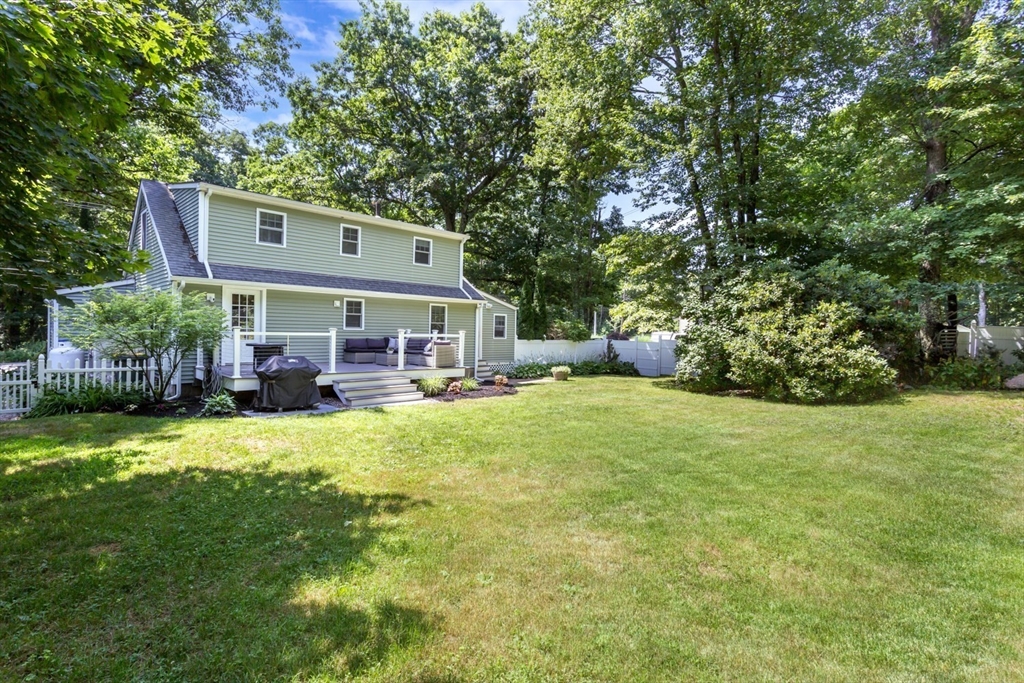 314 Pleasant Street Franklin, MA 02038 - Photo 36 of 40