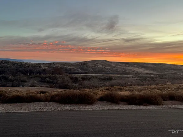 $260,000 | 3435 Fly By Road, New Plymouth, ID 83655