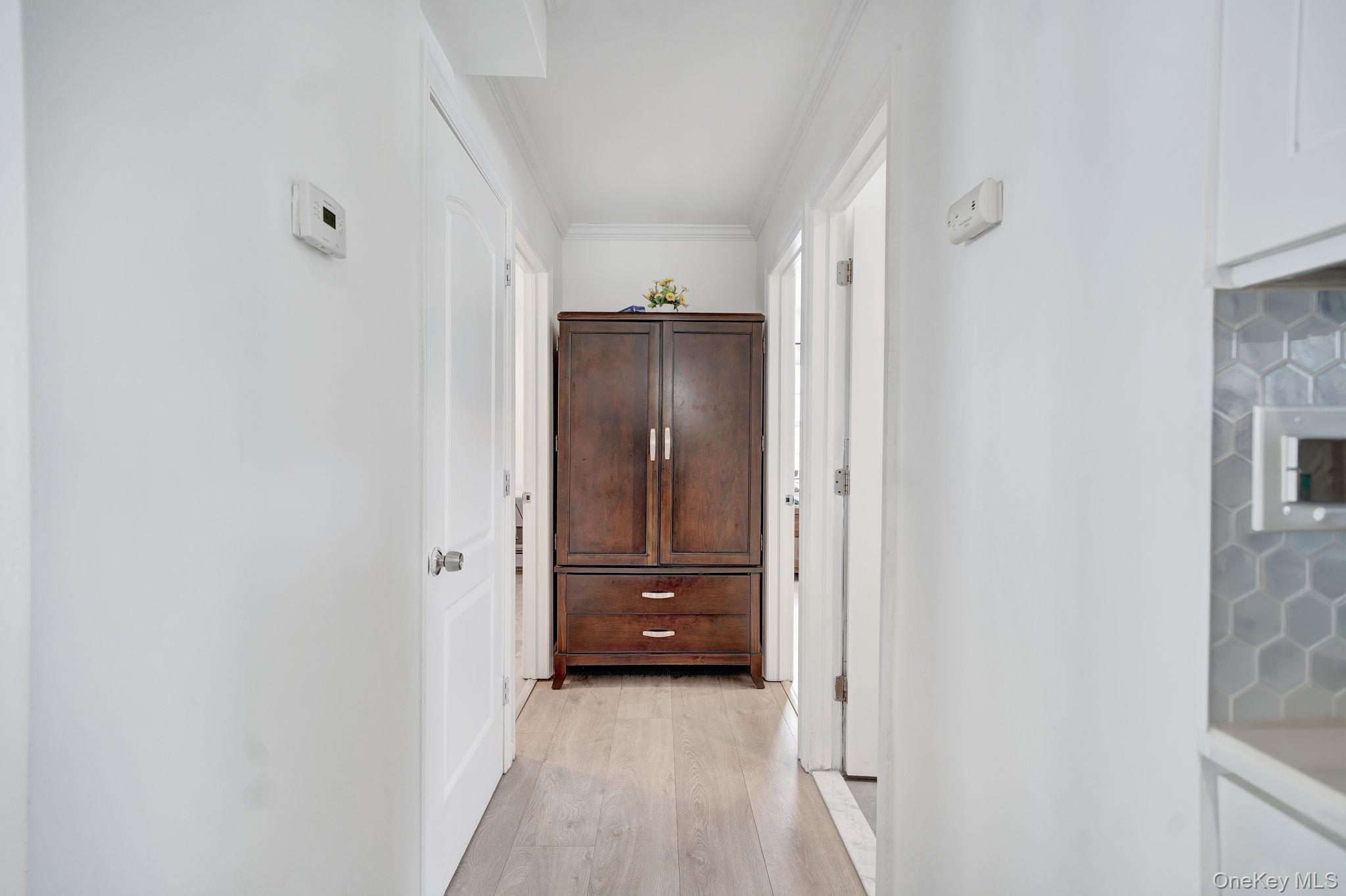 125 Hamlet Road Levittown, NY 11756 - Photo 12 of 28