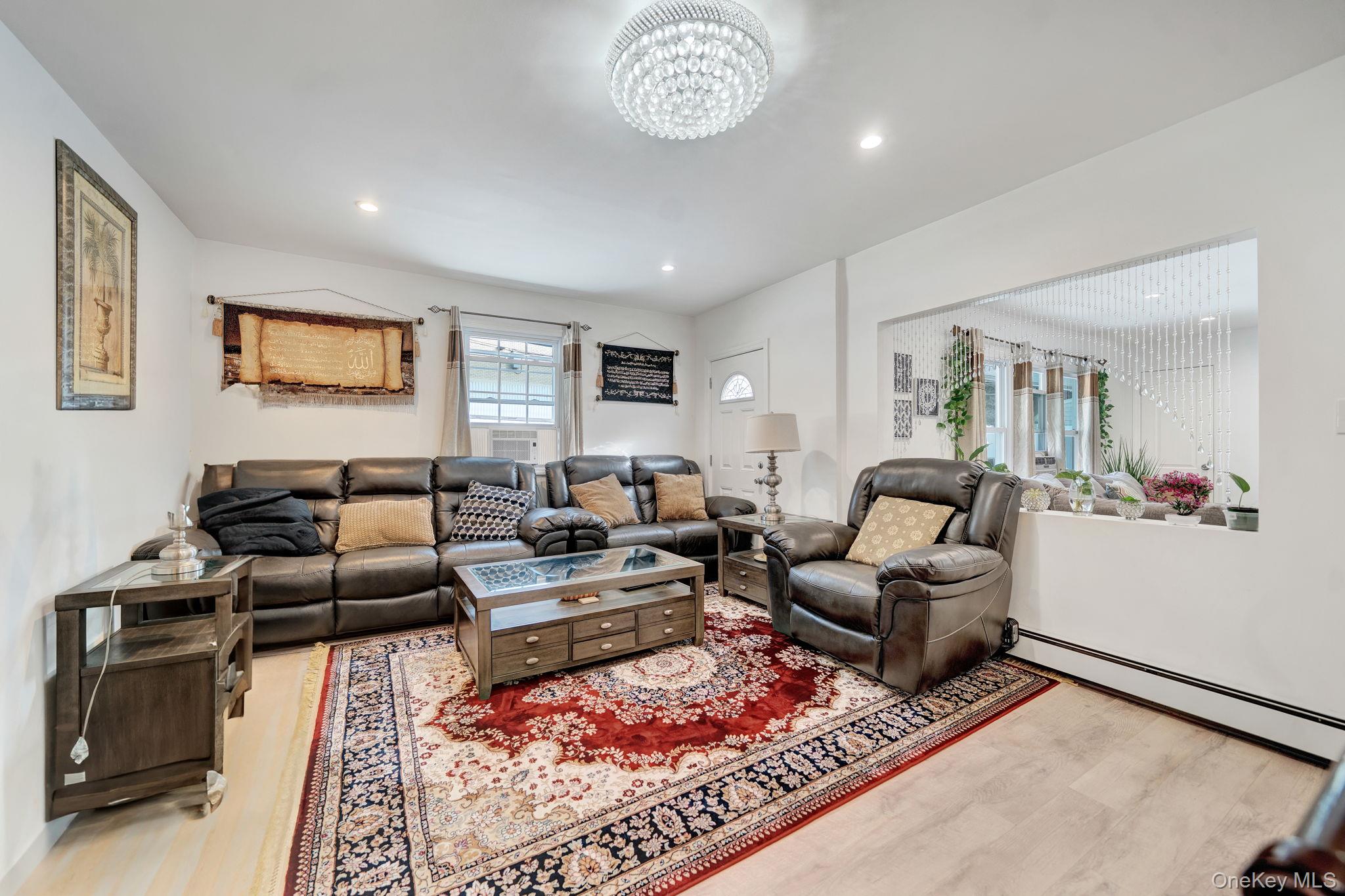 125 Hamlet Road Levittown, NY 11756 - Photo 17 of 28