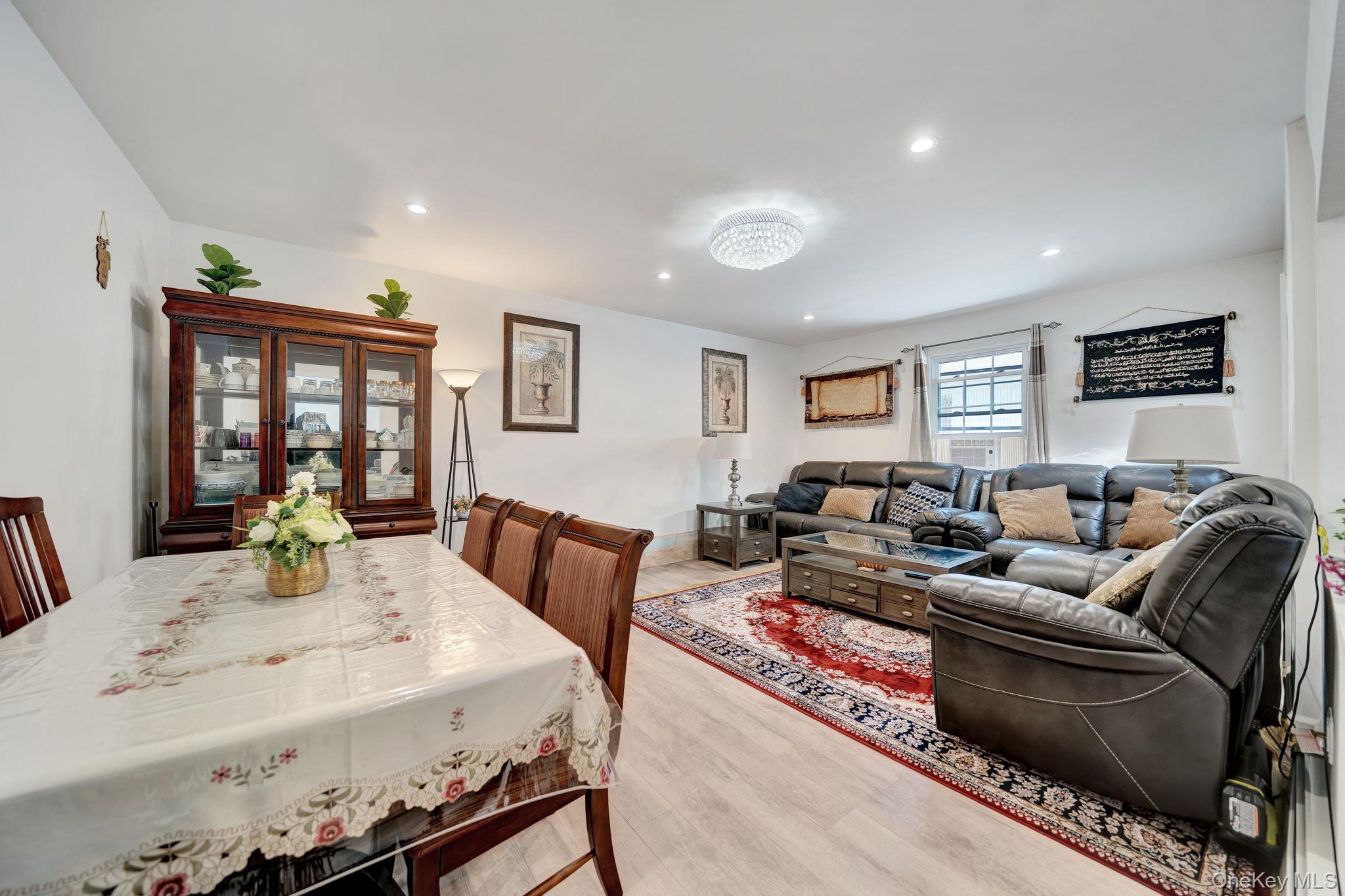 125 Hamlet Road Levittown, NY 11756 - Photo 18 of 28