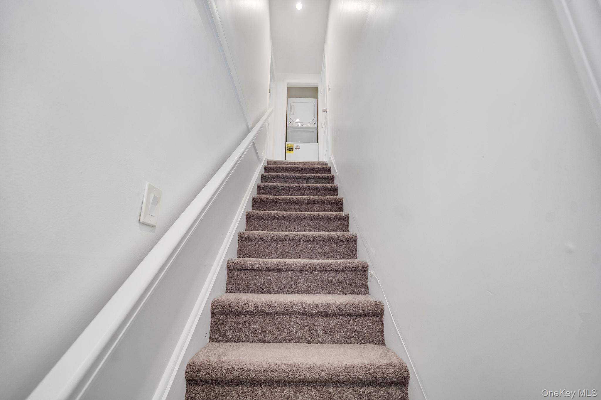 125 Hamlet Road Levittown, NY 11756 - Photo 20 of 28