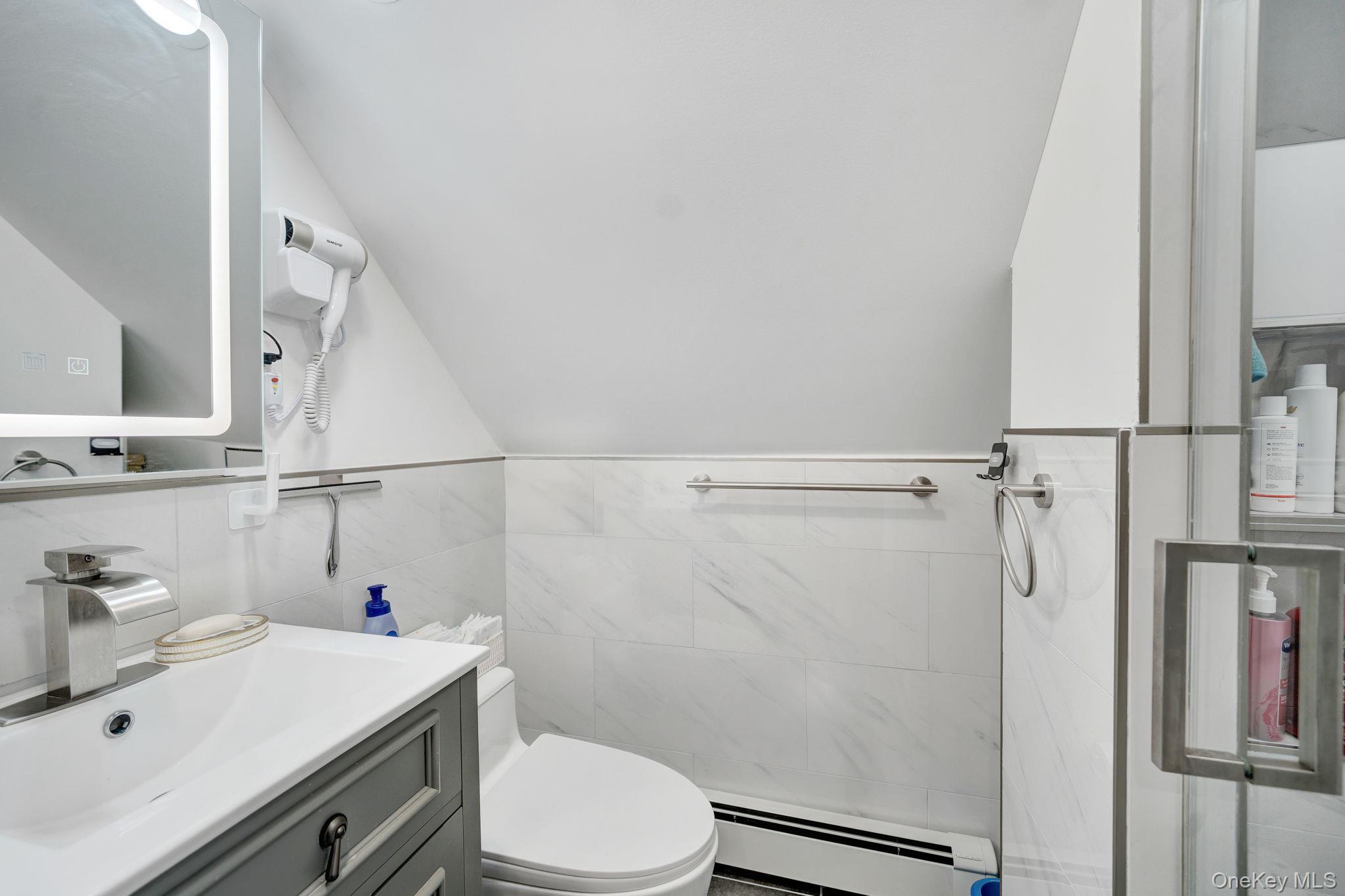 125 Hamlet Road Levittown, NY 11756 - Photo 23 of 28