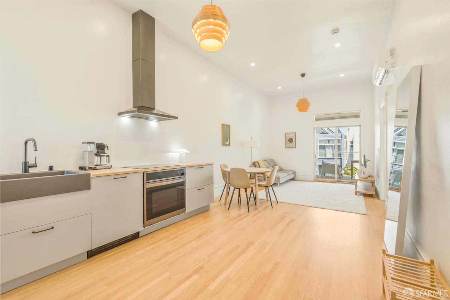 519 Capp Street, Unit B San Francisco, CA 94110 - Photo 1 of 12