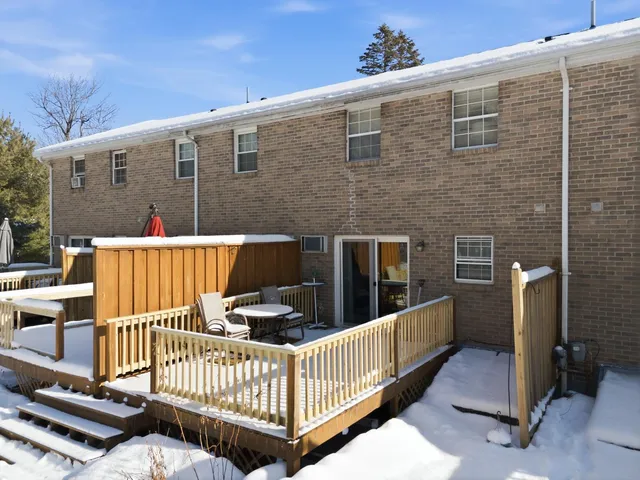 $340,000 | 15 Fieldstone Drive, Londonderry, NH 03053