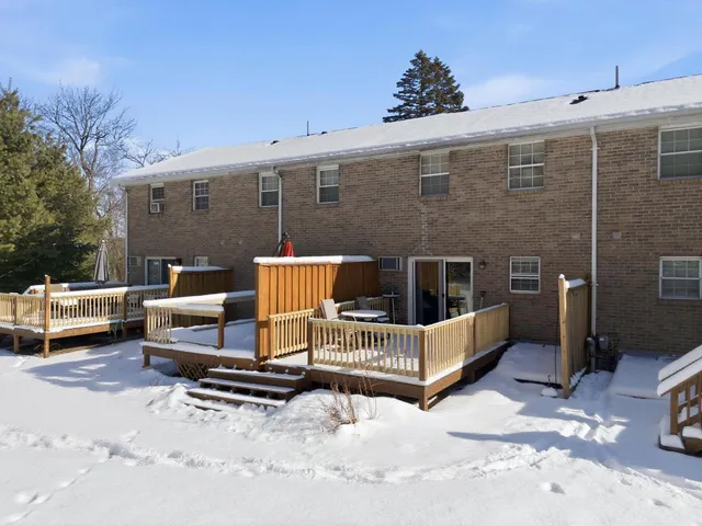 $340,000 | 15 Fieldstone Drive, Londonderry, NH 03053