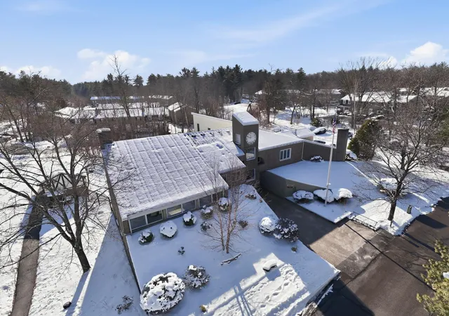 $340,000 | 15 Fieldstone Drive, Londonderry, NH 03053