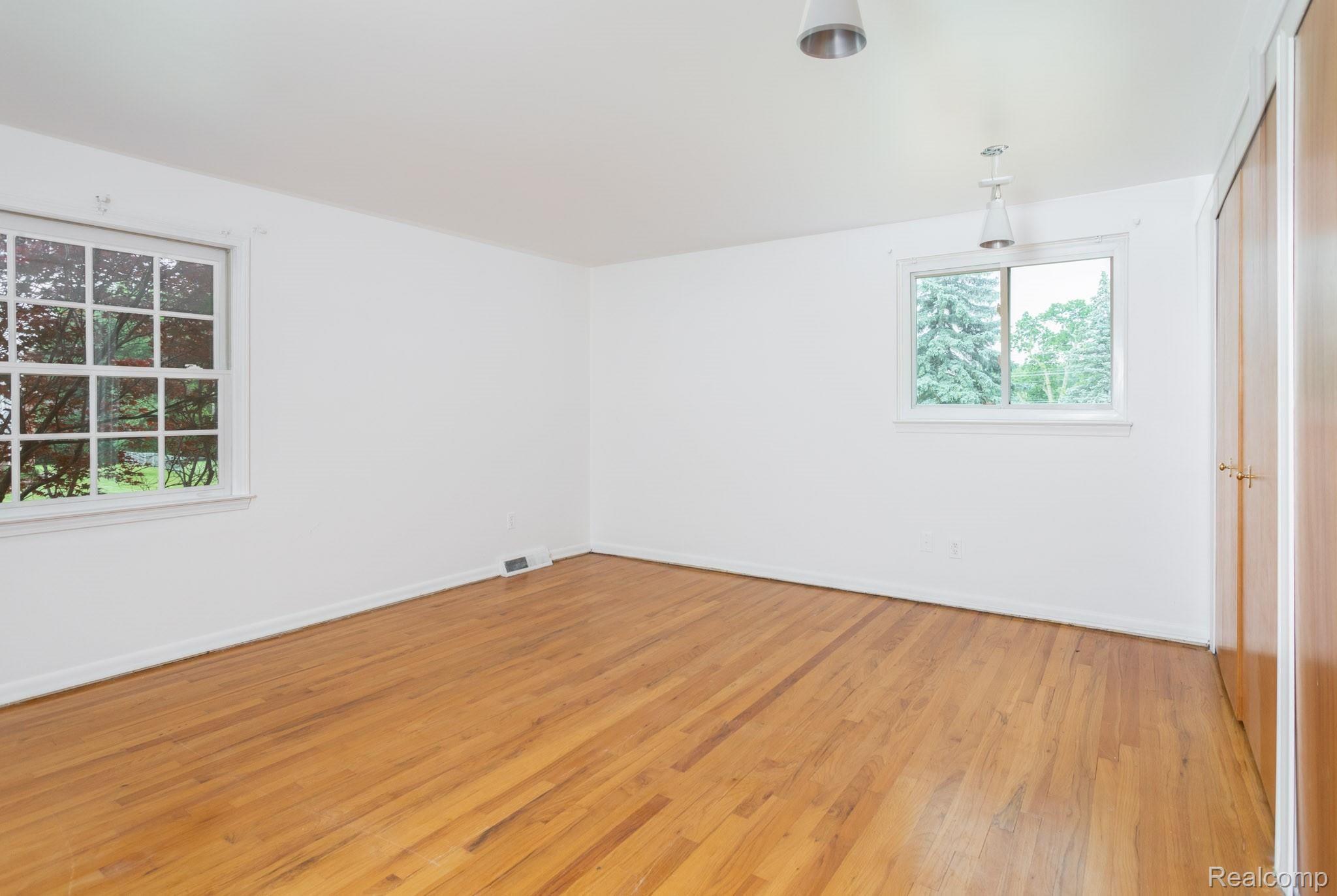 1060 Alter Road Bloomfield Hills, MI 48304 - Photo 15 of 23 20.jpg