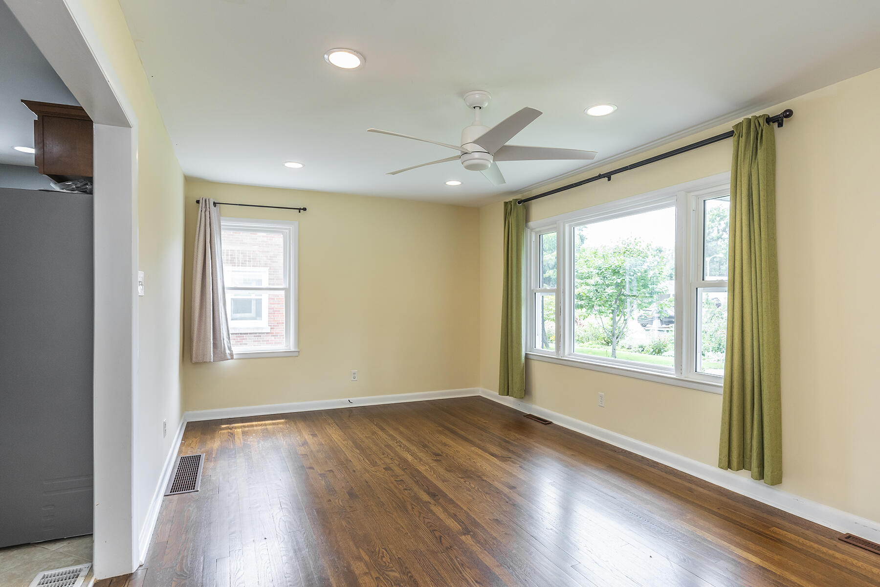493 Hill N Dale Road Lexington, KY 40503 - Photo 7 of 35 493hillndale07 copy