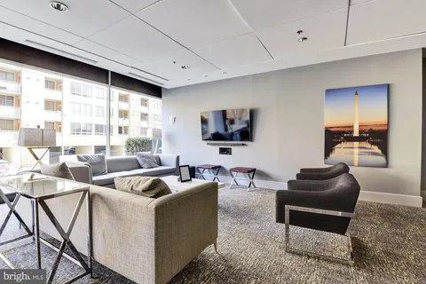 $1,720 | 800 4th Street Southwest, Unit S605, Washington, DC 20024