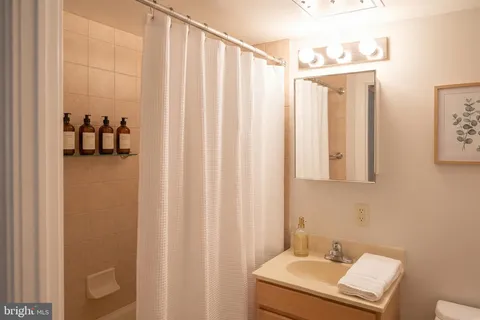 $1,720 | 800 4th Street Southwest, Unit S605, Washington, DC 20024
