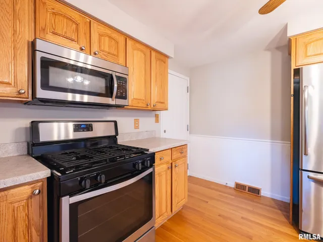 $289,000 | 9622 West Lancaster Road, Mapleton, IL 61547