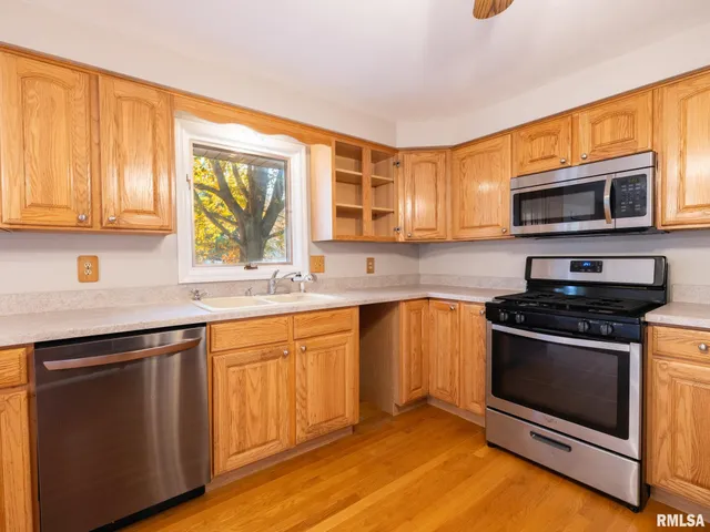 $289,000 | 9622 West Lancaster Road, Mapleton, IL 61547