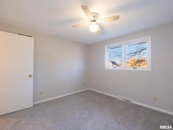 $279,000 | 9622 West Lancaster Road, Mapleton, IL 61547