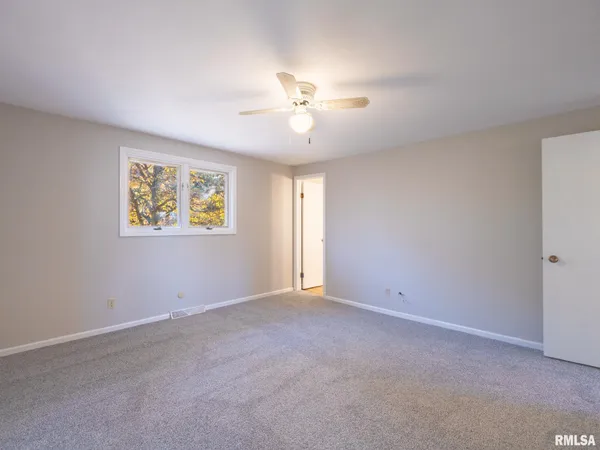 $279,000 | 9622 West Lancaster Road, Mapleton, IL 61547