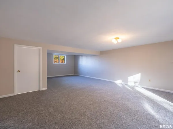 $279,000 | 9622 West Lancaster Road, Mapleton, IL 61547