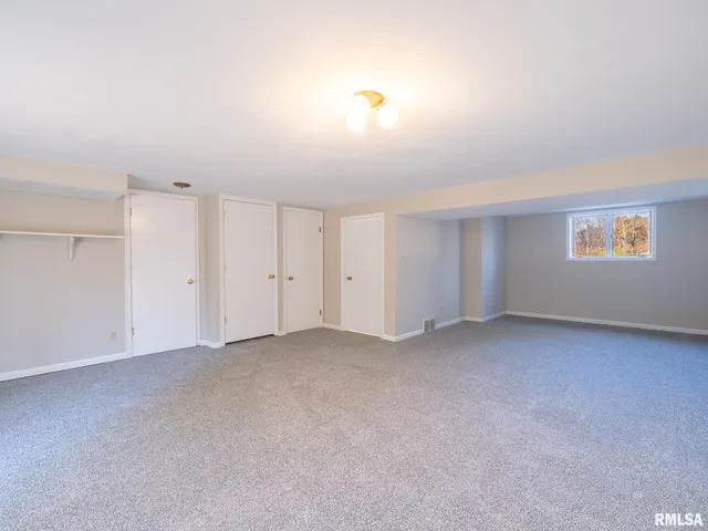 $289,000 | 9622 West Lancaster Road, Mapleton, IL 61547