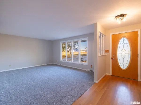 $279,000 | 9622 West Lancaster Road, Mapleton, IL 61547