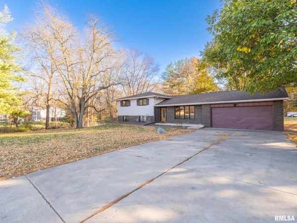 $279,000 | 9622 West Lancaster Road, Mapleton, IL 61547