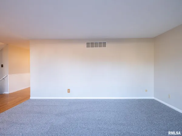 $279,000 | 9622 West Lancaster Road, Mapleton, IL 61547