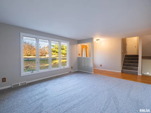 $289,000 | 9622 West Lancaster Road, Mapleton, IL 61547