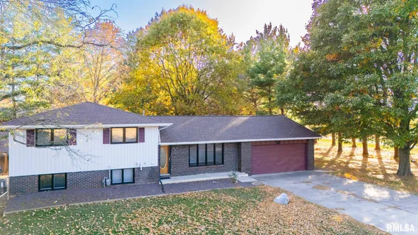 $279,000 | 9622 West Lancaster Road, Mapleton, IL 61547