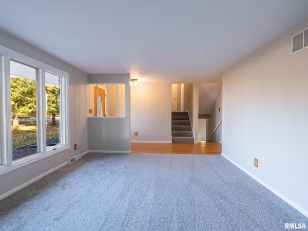 $279,000 | 9622 West Lancaster Road, Mapleton, IL 61547