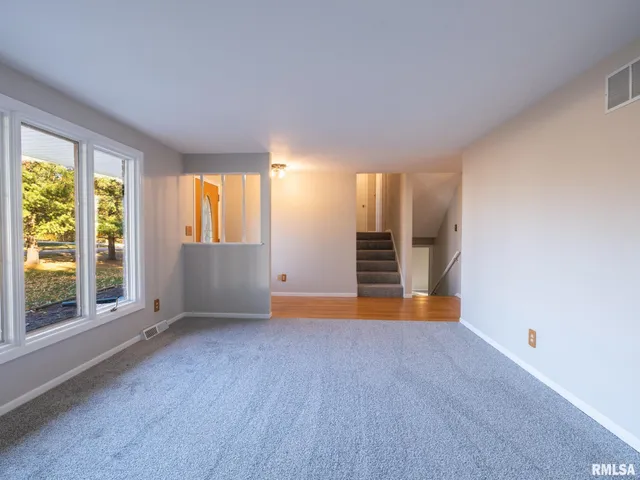 $289,000 | 9622 West Lancaster Road, Mapleton, IL 61547