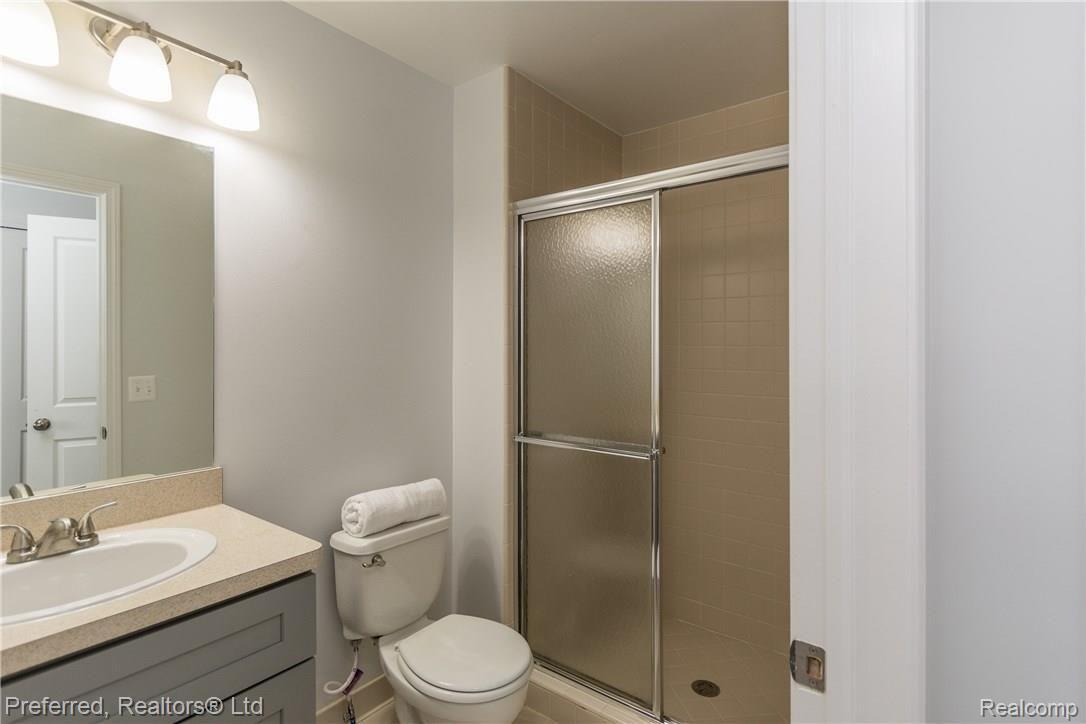 20047 Rodeo Court, Unit 20 Southfield, MI 48075 - Photo 13 of 24 DSC_2853.jpg