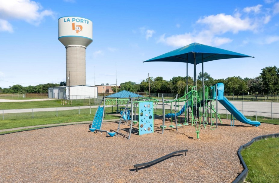 11626 Flintlock Road La Porte, TX 77571 - Photo 25 of 26 a view of a park with a slide