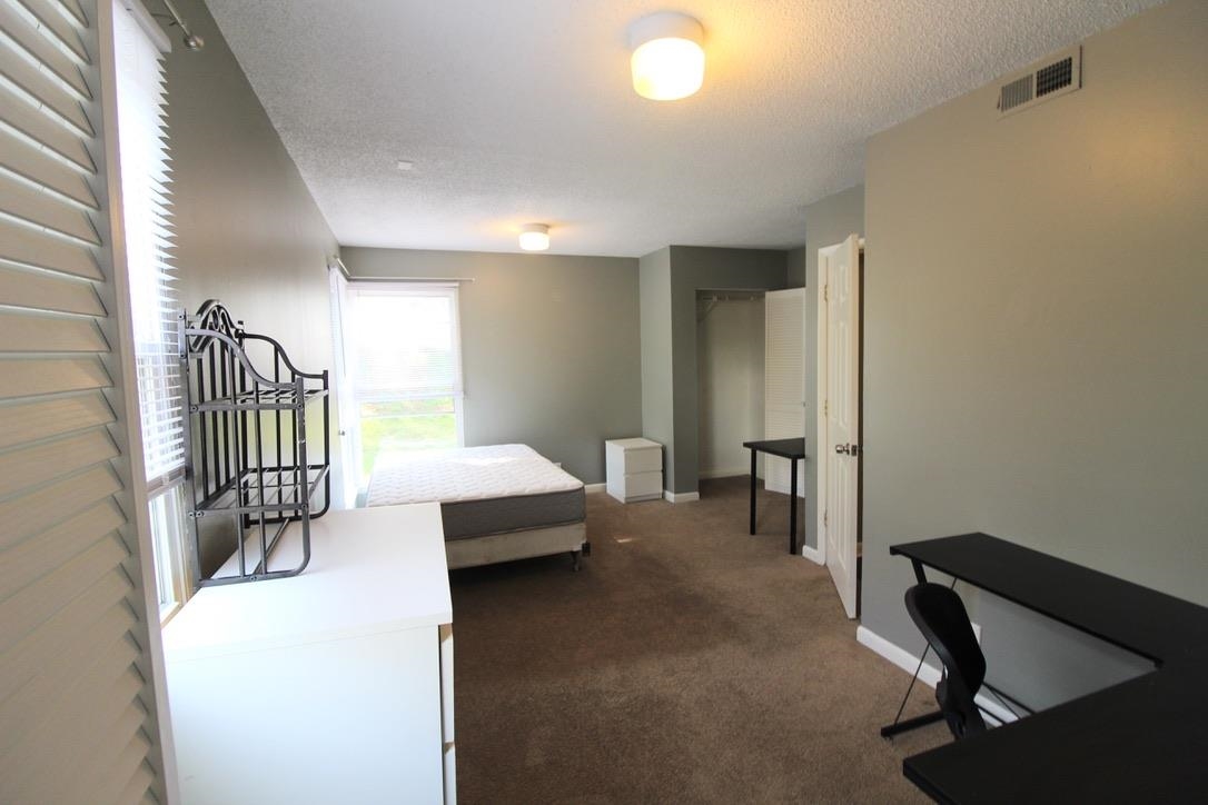 1390 Hunters Road, Unit C Harrisonburg, VA 22801 - Photo 12 of 14 Gallery Image 12
