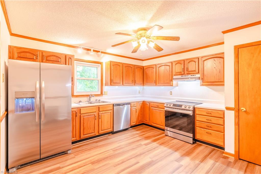 163 Ruth Court Winston-Salem, NC 27127 - Photo 11 of 46 Updated Kitchen & Appliances