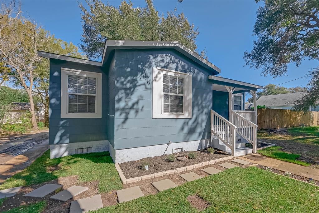 604 Ruth Street Baytown, TX 77520 - Photo 4 of 29 Gallery Image 4