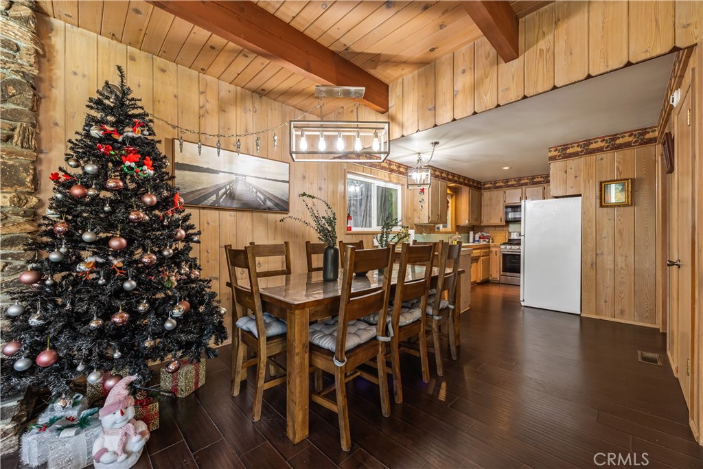 225 Fremont Road Lake Arrowhead, CA 92352 - Photo 13 of 49