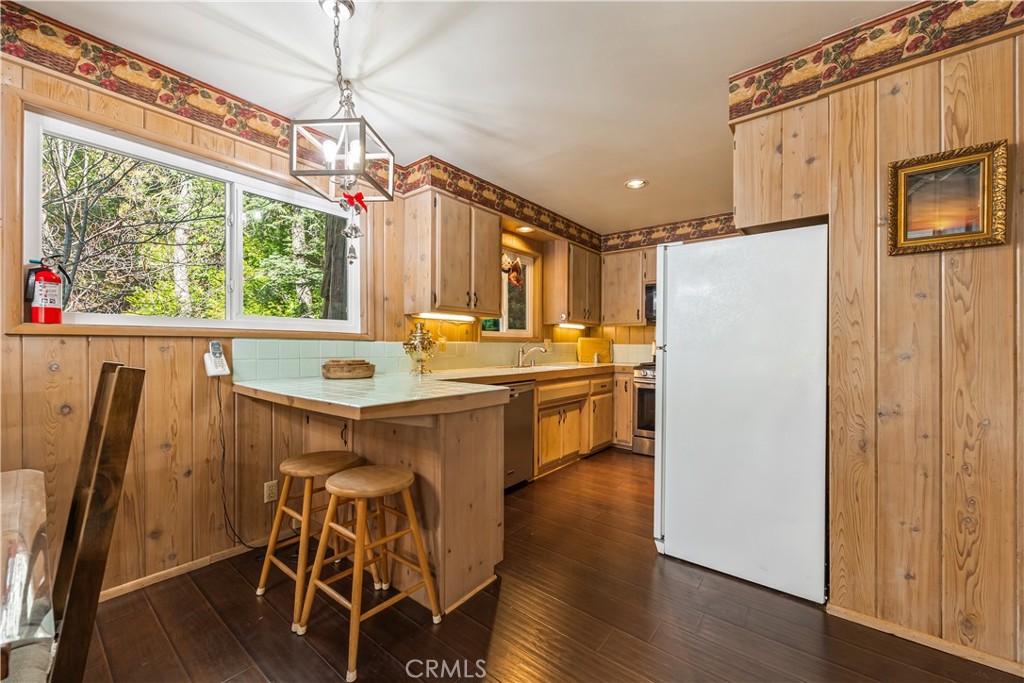 225 Fremont Road Lake Arrowhead, CA 92352 - Photo 18 of 49