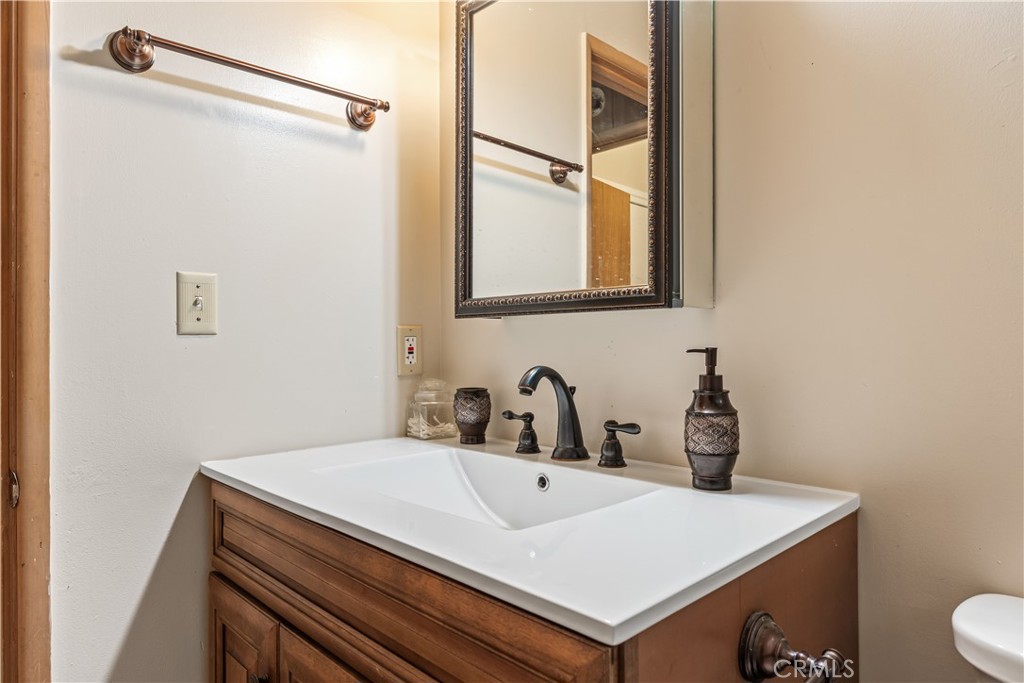 225 Fremont Road Lake Arrowhead, CA 92352 - Photo 23 of 49