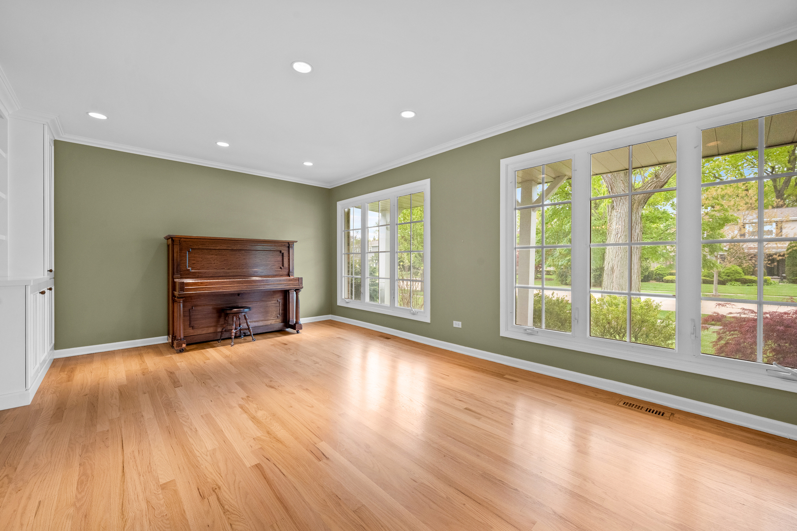 3142 Hemlock Lane Northbrook, IL 60062 - Photo 3 of 27