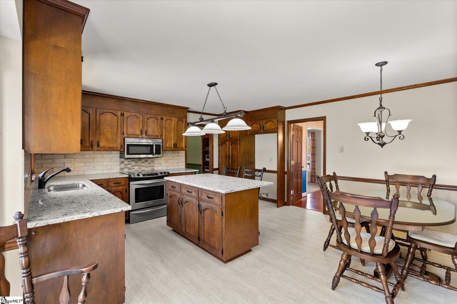 607 Stone Ridge Road Greer, SC 29650 - Photo 16 of 40 Gallery Image 16