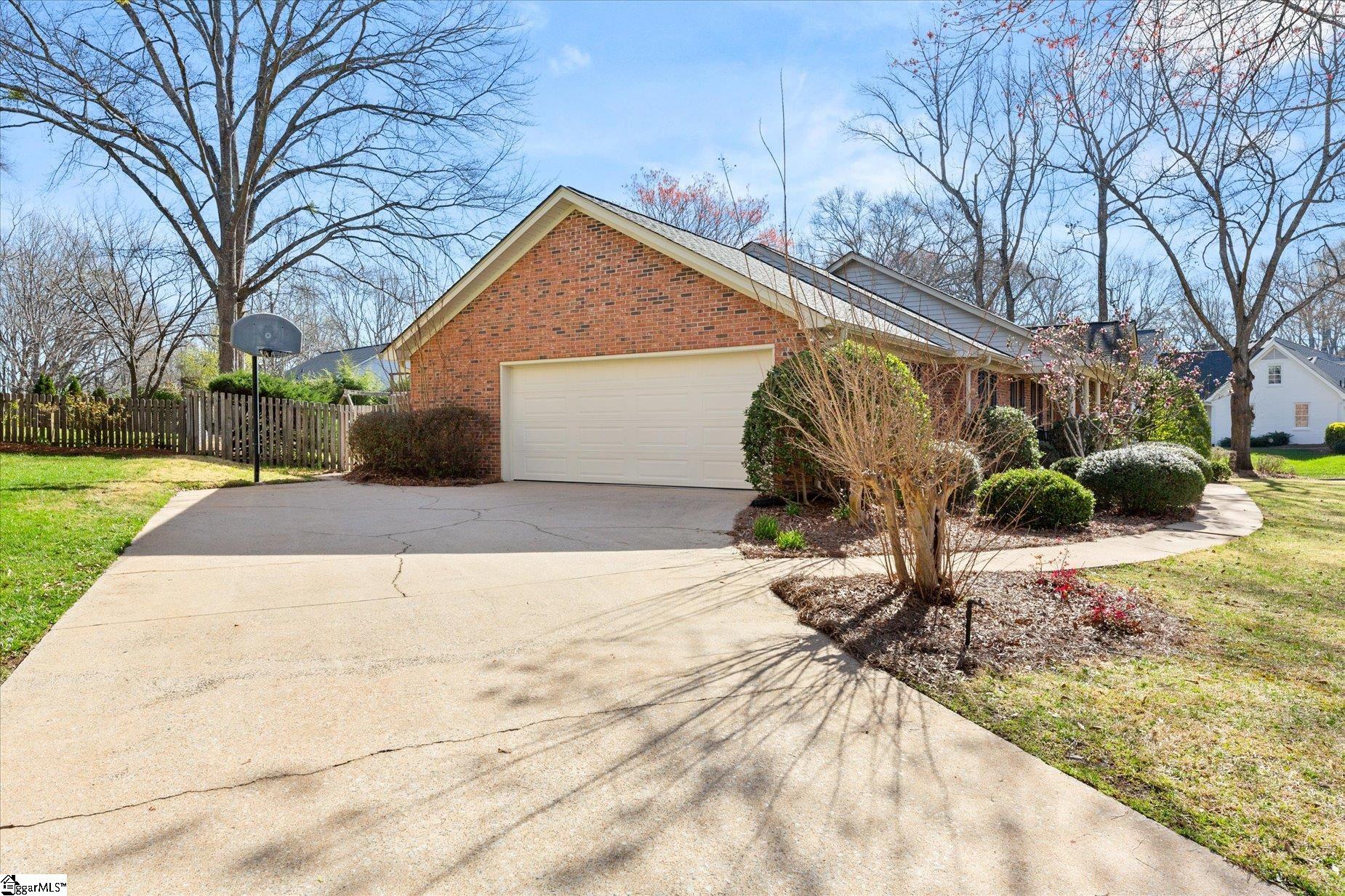 607 Stone Ridge Road Greer, SC 29650 - Photo 3 of 40 Gallery Image 3