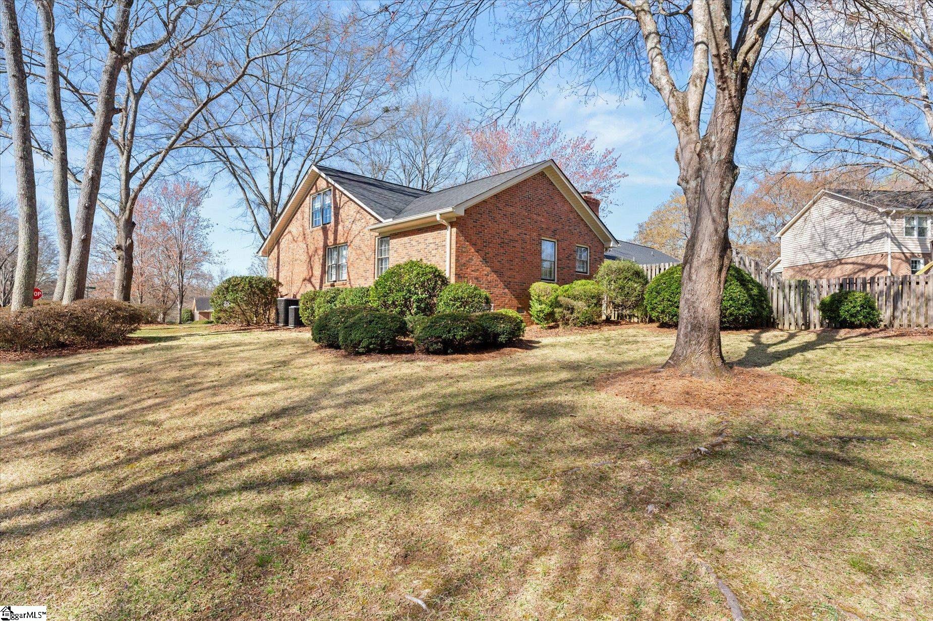 607 Stone Ridge Road Greer, SC 29650 - Photo 5 of 40 Gallery Image 5