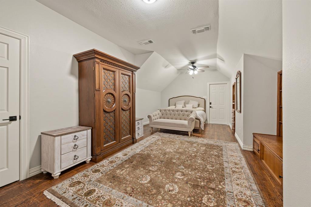 208 Highpoint Circle Valley View, TX 76272 - Photo 19 of 32