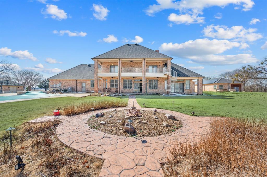 208 Highpoint Circle Valley View, TX 76272 - Photo 26 of 32