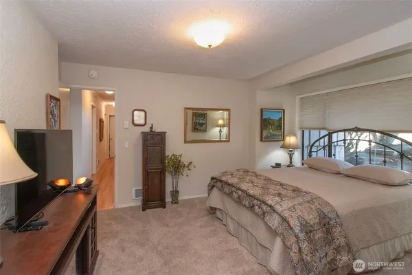 $699,500 | 1633 East 5th Street, Port Angeles, WA 98362
