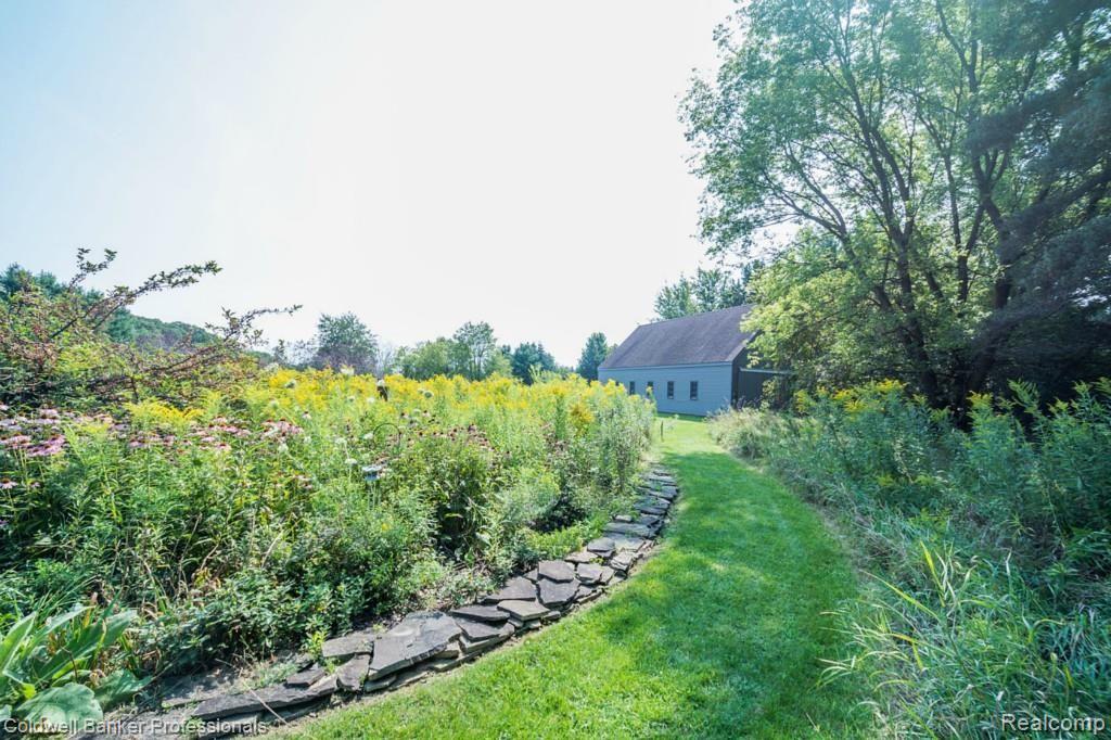 2963 Warren Road Ann Arbor, MI 48105 - Photo 55 of 57 MLS53_flowers_to_barn.jpg