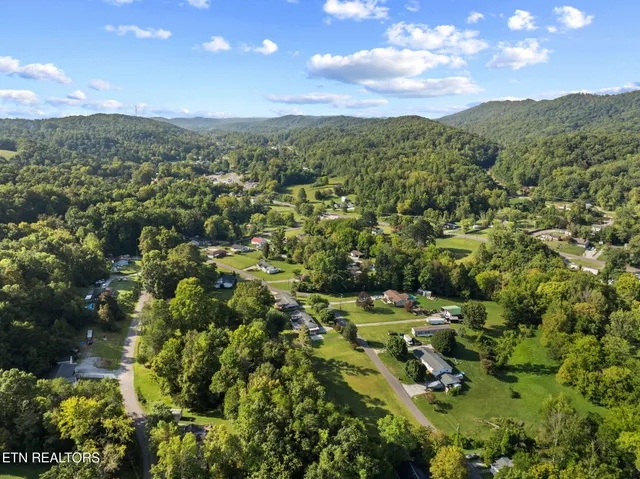 $379,900 | 130 Carden Lane, Rocky Top, TN 37769