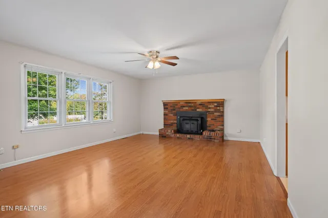 $379,900 | 130 Carden Lane, Rocky Top, TN 37769